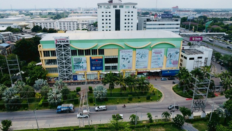 ให้เช่า ศูนย์การค้า อาคารสำนักงาน ใจกลางนวนคร พื้นที่ 10000 ตรม ทำเลดีติดถนนใหญ่ อาคาร 4 ชั้น พร้อม Hall จัดอีเวนต์