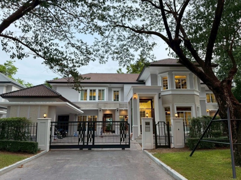 คฤหาสน์หลังสวย กรานาดา ปิ่นเกล้า-เพชรเกษม ติดถนนใหญ่กาญจนาภิเษก ตกแต่งสวยบ้านพร้อมโอนค่ะ