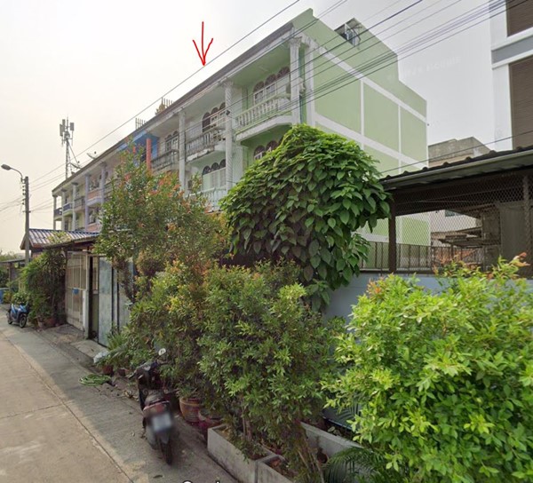 ขาย ตึกแถว 3 ชั้นครึ่ง ย่านบางแค (2.9 ล้าน) ห่างสถานีรถไฟฟ้าบางแค 8 นาที เข้าได้ 2 ทาง โทร 0867817589