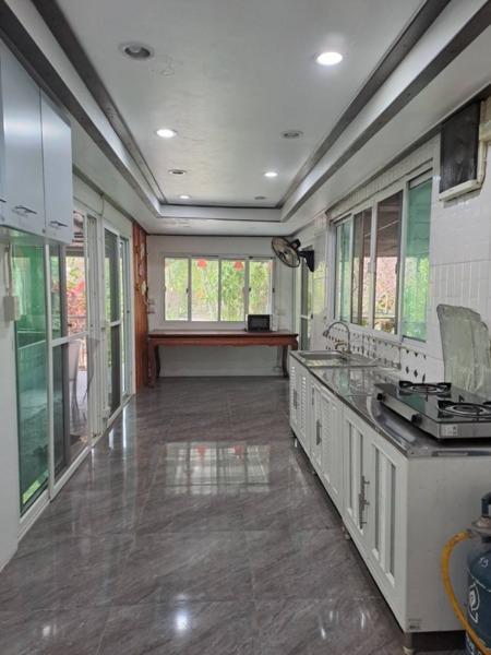 ขายบ้านเดี่ยว 1 ชั้น หมู่บ้านหนองสรวง อ.ศรีประจันต์ สุพรรณบุรี ใกล้โรงเรียน โรงพยาบาล ตลาด โทร 0869220218
