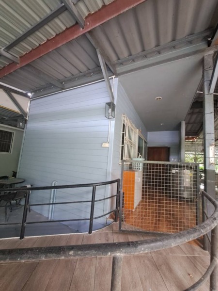 ขายบ้านเดี่ยว 1 ชั้น หมู่บ้านหนองสรวง อ.ศรีประจันต์ สุพรรณบุรี ใกล้โรงเรียน โรงพยาบาล ตลาด โทร 0869220218