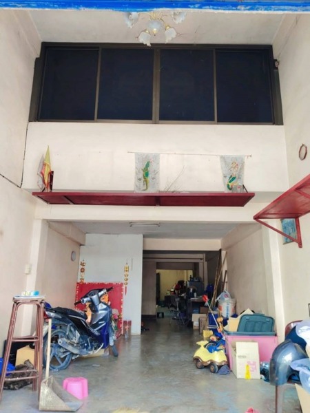 ขายอาคารพาณิชย์ 3.5 ชั้น หมู่บ้านดีเค ซอย 30 สภาพดี วิวหลังบ้านสวย เจ้าของขายเอง โทร 095-165-3654