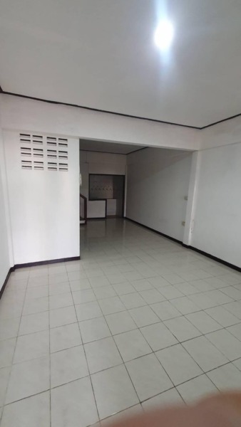 ขายถูกทาวน์เฮ้าส์ 2ชั้น 16 ตร.ว. หมู่บ้านอัมรินทร์นิเวศน์ สายไหม79 ใกล้โรงพยาบาลสายไหม โทร 0935966369