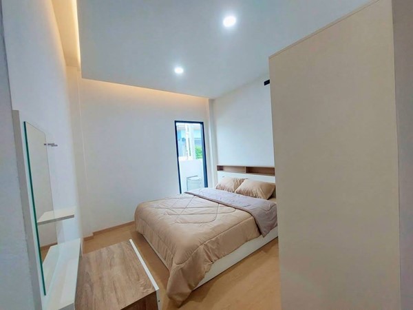 บ้านสวยพร้อมอยู่ เริ่ม 2.xxล้าน! บ้านเเฝด 2 นอน ถนนกว้าง 8 เมตร ถนนไม่ตัน เข้าซอยไหนก็ได้ เเละมาพร้อมกับเลขที่มงคล 999