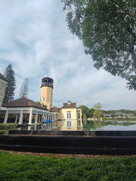 ขายด่วนๆ ลดราคา ทาวเฮ้าส์ สภาพใหม่ หมู่บ้าน Villaggio บางนา เนื้อที่ 20 ตรว. ใกล้มหาวิทยาลัย ABAC โทร 0949965959