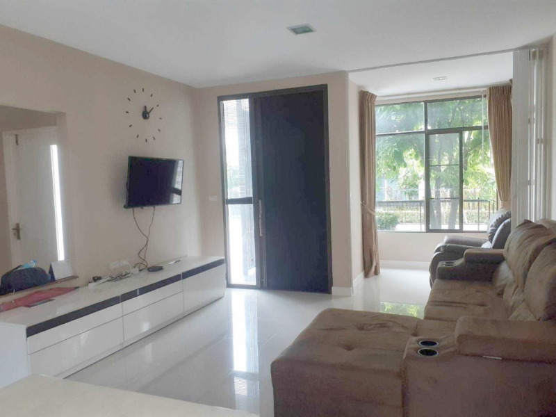 บ้านเดี่ยว ให้เช่า  สายไหม มบ.มัณฑนา เลค วัชรพล บ้านพร้อมเฟอร์นิเจอร์