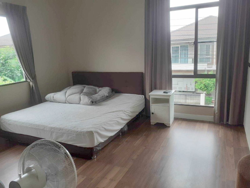 บ้านเดี่ยว ให้เช่า  สายไหม มบ.มัณฑนา เลค วัชรพล บ้านพร้อมเฟอร์นิเจอร์