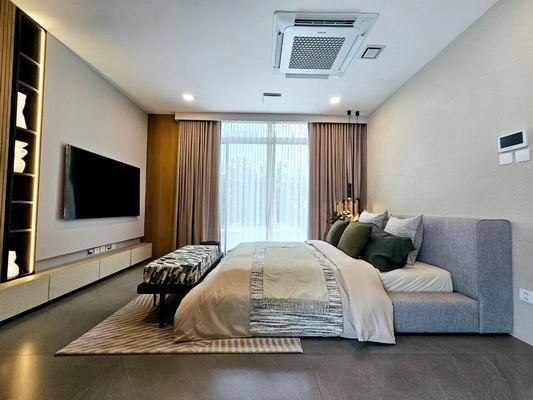 [ให้เช่า] FOR RENT VIVE RAMA 9 / 3 bedrooms 4 bathrooms / 75 Sqw. 325 Sqm. **245,000** LUXURIOUS HOUSE. CLOSE TO WELLINGTON COLLEGE BANGKOK