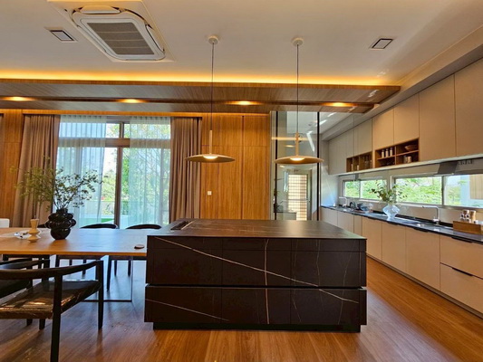 [ให้เช่า] FOR RENT VIVE RAMA 9 / 3 bedrooms 4 bathrooms / 75 Sqw. 325 Sqm. **245,000** LUXURIOUS HOUSE. CLOSE TO WELLINGTON COLLEGE BANGKOK