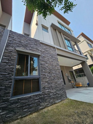 [ให้เช่า] FOR RENT BAAN KLANG MUANG THE EDITION RAMA 9 – KRUNGTHEPKREETHA / 4 bedrooms 4 bathrooms / 38 Sqw. 220 Sqm. **55,000** CLOSE TO SUVARNABHUMI AIRPORT