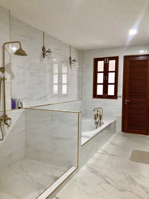 [ให้เช่า] FOR RENT YU CHAROEN RATCHADA 18 / 3 bedrooms 2 bathrooms / 30 Sqw. 180 Sqm. **60,000** JUST 1 KM. FROM MRT HUAIKWANG