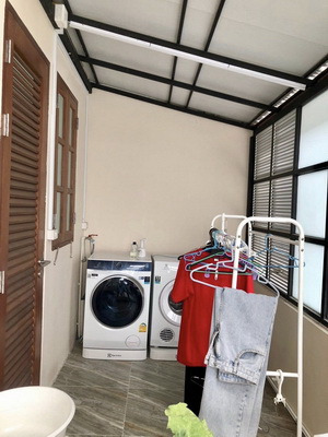 [ให้เช่า] FOR RENT YU CHAROEN RATCHADA 18 / 3 bedrooms 2 bathrooms / 30 Sqw. 180 Sqm. **60,000** JUST 1 KM. FROM MRT HUAIKWANG