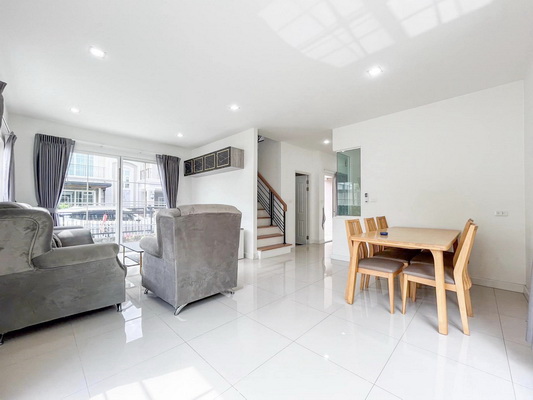 [ให้เช่า] FOR RENT GOLDEN NEO SATHORN / 3 bedrooms 3 bathrooms / 42 Sqw. 165 Sqm. **65,000** JUST 10 MIN FROM BTS WUTTAKAT