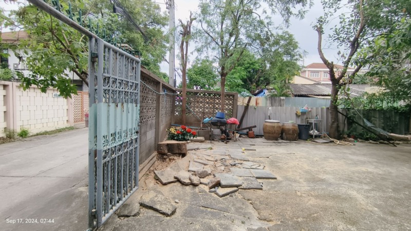 บ้านถนนลาดพร้าวซอย 41 ใกล้รถไฟฟ้าสายสีเหลือง