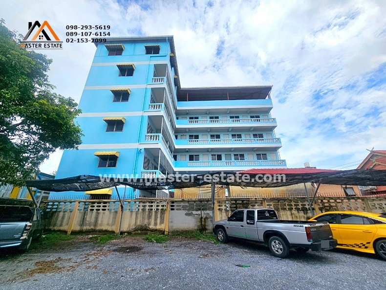 APARTMENT 5 ชั้น + ดาดฟ้า + ที่จอดรถ ซอยทรัพย์บุญชัย 19 ทุกห้องโปร่งลมเย็นด้วย Design ตึกรูปตัว L ให้ทุกห้องมีความโปร่ง มีระเบียงทุกห้อง
