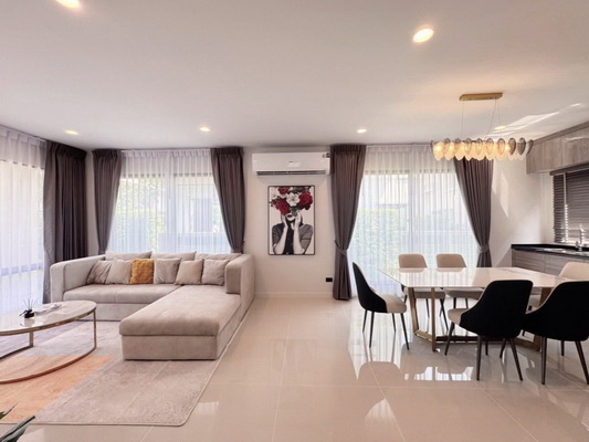 [ให้เช่า] FOR RENT BURASIRI KRUNGTHEPKREETHA / 4 bedrooms 4 bathrooms / 57 Sqw. 195 Sqm. **120,000** JUST 5 MINUTES TO BRIGHTON COLLEGE BANGKOK