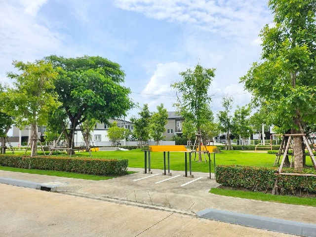 โรบินสัน 800 ม.เซ็นทรัล ฉะเชิงเทรา 2.2กม.ให้เช่าทาวน์เฮาส์ใหม่ สวย 2 ชั้น 20ตร.วา.150 ตร.ม.ติดถนนใหญ่ ม.ราชภัฏราชนครินทร