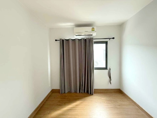 โรบินสัน 800 ม.เซ็นทรัล ฉะเชิงเทรา 2.2กม.ให้เช่าทาวน์เฮาส์ใหม่ สวย 2 ชั้น 20ตร.วา.150 ตร.ม.ติดถนนใหญ่ ม.ราชภัฏราชนครินทร