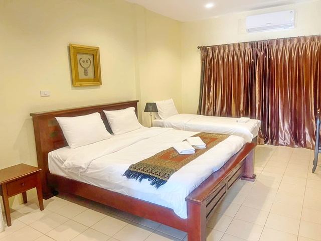 พัทยาใต้ ให้เช่าโรงแรม 8 ชั้น 78ห้อง 202 ตร.วา.ถนนคนเดินพัทยา 1602 ตร.ม.ราชภัฏ ชลบุรี 2.5กม. Walking Street เซ็นทรัล พัท