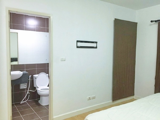 APLลาดกระบัง 1.4กม. ทาวน์โฮม 3 ชั้น 21ตร.วา.ถ.อ่อนนุช-ลาดกระบัง โรบินสัน ลาดกระบัง 1กม.241ตร.ม.สภาพดี เฟอร์ครบ 3 นอน 3 น