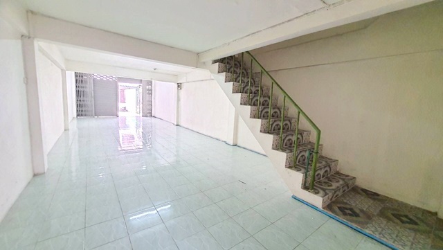 พัฒนาการ8-19 MRT รามคำแหง 12 1.6 กม.เช่าทาวน์เฮาส์ 3.5 ชั้น 20 ตร.วา.260 ตร.ม.ม.เกษมบัณฑิต 2.3 กม.3 นอน 2 น้ำ เดอะมอลล์