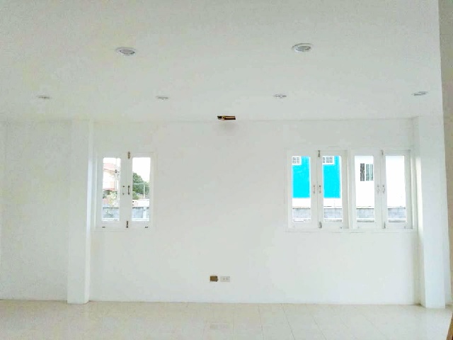 ให้เช่าคฤหาสน์ 4นอน บ้านเดี่ยว 2 ชั้น 76ตร.วา.กาญจนาภิเษก 5.44 กม. ถ.บางขุนเทียน เซนทรัล พระราม2 10กม.