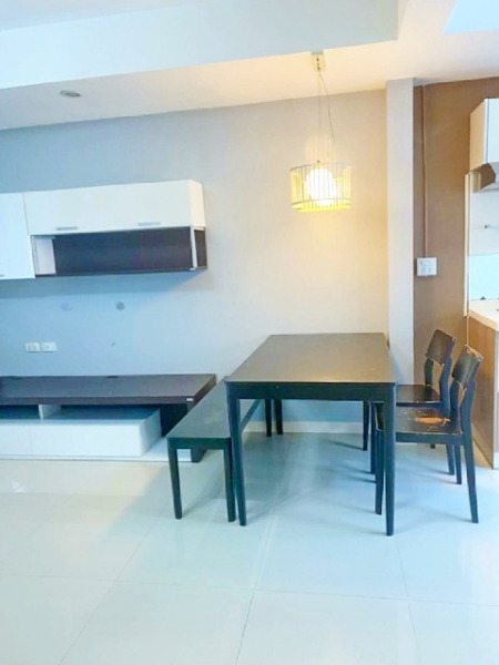 ตลาดประชาอุทิศ 90 800ม. ให้เช่าทาวน์โฮม 2 ชั้น ติดถนน 2 นอน รร.สารสาสน์ประชาอุทิศ 500 ม. พร้อมเฟอร์ เครื่องใช้ไฟฟ้า