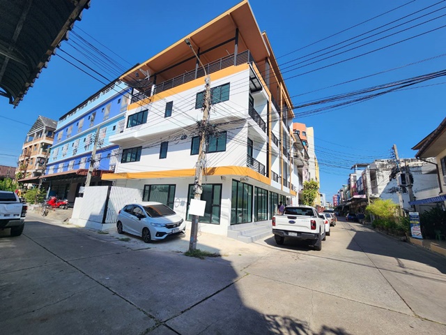 แฟชั่น 2.2กม. โชว์รูมด้านล่าง 402ตรม. ตลาดปัฐวิกรณ์2กม.ให้เช่า โรงแรม 4ชั้น 14แอร์ใหม่ 5จอดรถ นวมินทร์65-81 MRTบางกะปิ 2