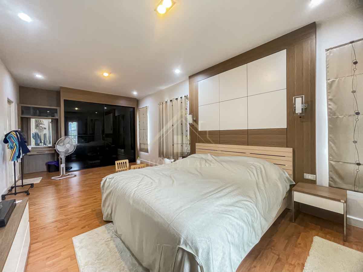 บ้านเดี่ยว 2 ชั้น หมู่บ้าน พฤกษา วิลเลจ 22 ปิ่นเกล้า – สิรินธร หลังมุม