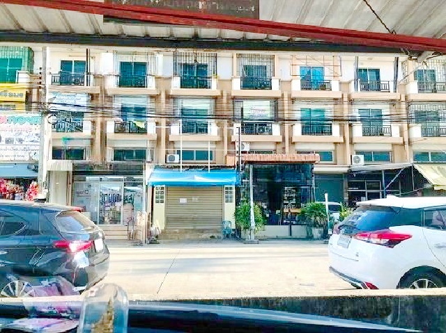 รพ.CGH ลำลูกกา 600ม. ตลาดชัชวาล คลอง 7 3.5 กม. ให้เช่าอาคารพาณิชย์ 3.5 ชั้น 24 ตร.วา.310 ตร.ม.รร.เปรมฤทัย ลำลูกกา 3.4 กม