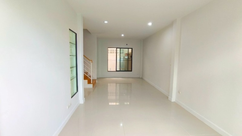 The Villa ขายทาวน์เฮ้าส์ เดอะ วิลล่า รามคำแหง-สุวรรณภูมิ ซอยรามคำแหง 174 ใกล้รถไฟฟ้าสายสีส้ม สถานีเคหะรามคำแหง เขตมีนบุร
