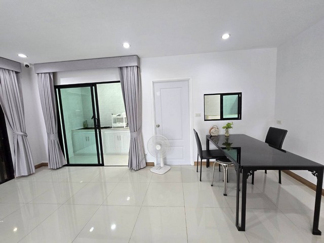 ให้เช่า บ้านเดี่ยว2ชั้น 51ตรว. ถ.เฉลิมพระเกียรติ ร.9 ใกล้ซีคอนสแควร์