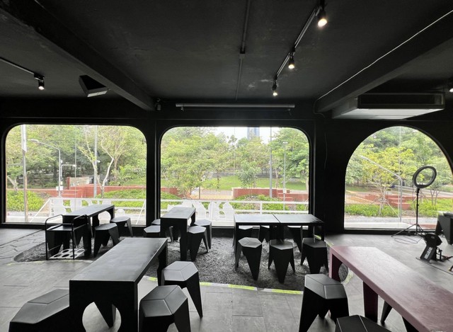 ให้เช่า ร้านกาแฟ ร้านเบเกอรี่ ถ.บรรทัดทอง(จุฬา 20) มีคาเฟ่แมว ในตัว** ไม่มีค่าเซ้ง