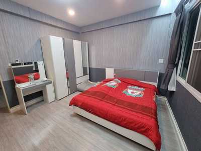 บ้านให้เช่าสุทธิสาร 4ห้องนอน ใกล้ใต้ดินสุทธิสาร500เมตร จอดรถในบ้านได้2คัน มีเฟอร์นิเจอร์