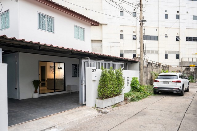 บ้านเดี่ยว2ชั้น ห้วยขวางประชาราษฎร์บำเพ็ญ17 ว่างพร้อมอยู่* 3 ห้องนอน