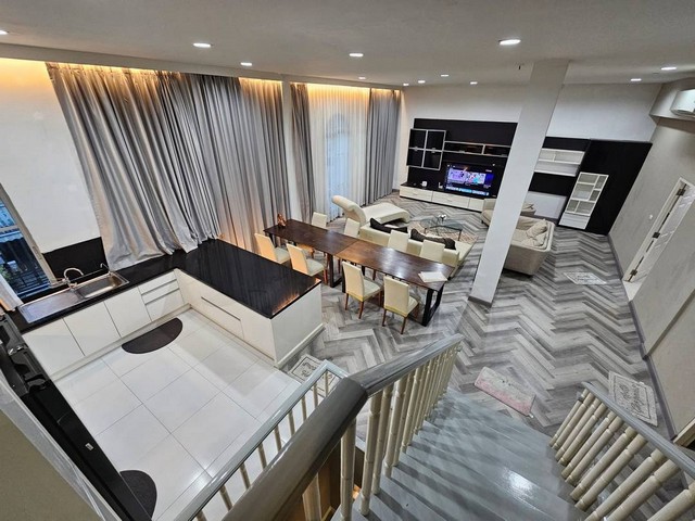 TOWNHOUSE บ้านกลางกรุง พระราม3 4+1นอน 425ตรม.พักได้สูงสุด10คน จอดรถได้6 คัน