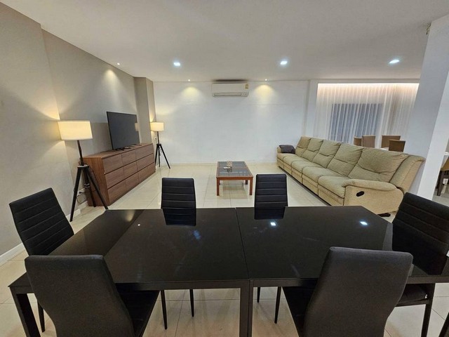 TOWNHOUSE บ้านกลางกรุง พระราม3 4+1นอน 425ตรม.พักได้สูงสุด10คน จอดรถได้6 คัน