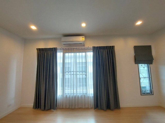 ให้เช่า ทาวน์โฮม ใหม่3 ชั้น 23 ตรว. ถ.บางนา-ตราด กม.5 ใกล้ เมกะ บางนา อิเกีย