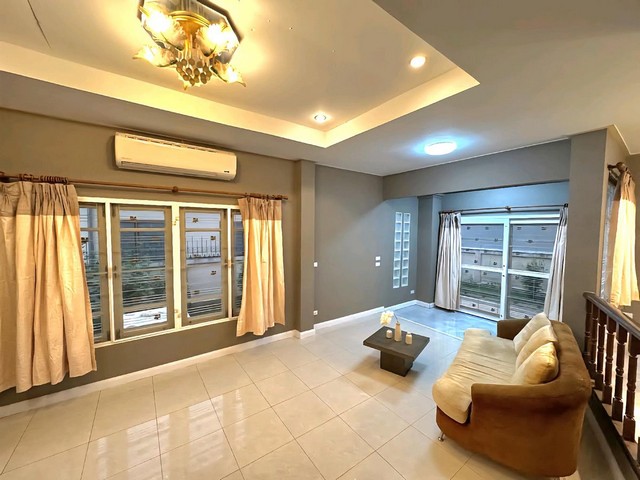 บ้านเดี่ยว 2ชั้นให้เช่า รีโนเวทใหม่ อยู่ถนน รามคำแหง164 ใกล้วัดตลาดน้ำขวัญเรียม