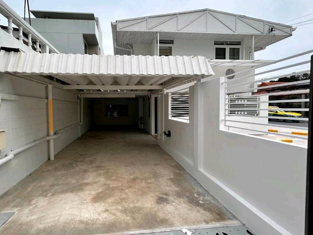 ให้เช่า บ้านเดี่ยว2ชั้น พื้นที่64 ตรว.อยู่ถนน พระราม9 ใกล้ห้างเดอะไนท์