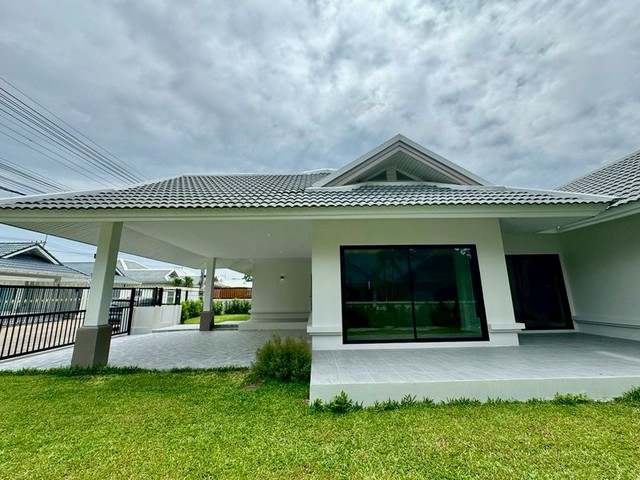 บ้านเดี่ยวชั้นเดียว ตกแต่งสไตล์โมเดิร์น พร้อมเฟอร์นิเจอร์บิ้วอินท์