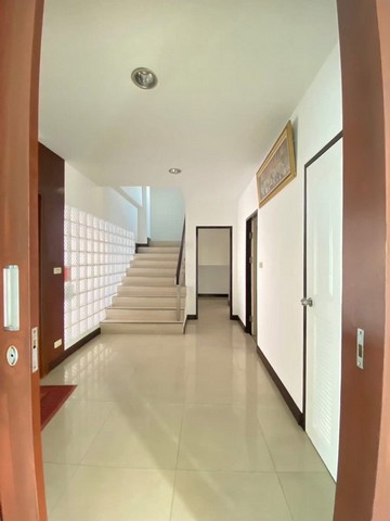 **Home Office550 sq.m.หมู่บ้านรีเจ้นท์รัชดา ซ.สหการประมูล สถานฑูลลาว เหม่งจ๋ายจอดรถ 8 คัน ****