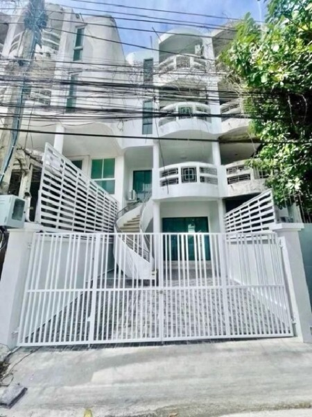 เซ็นทรัล รามอินทรา 500ม. MRT รามอินทรา3-7 336ม. ให้เช่าโฮมออฟฟิศ 4 ชั้น 4นอน BTSวัดพระศรีมหาธาตุ 1.2 กม. 25ตร.วา. จดบริษ