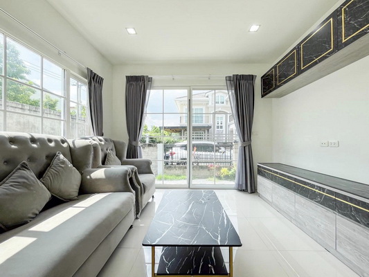 [ให้เช่า] FOR RENT GOLDEN NEO SATHORN / 3 bedrooms 3 bathrooms / 42 Sqw. 165 Sqm. **65,000** JUST 10 MIN FROM BTS WUTTAKAT