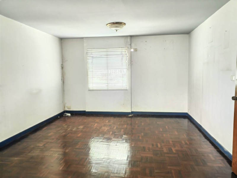 Sell Fortune Condotown on Narathiwasrajnakarin 24 Rd., Sathorn –Narathiwas Area  in good envireonment