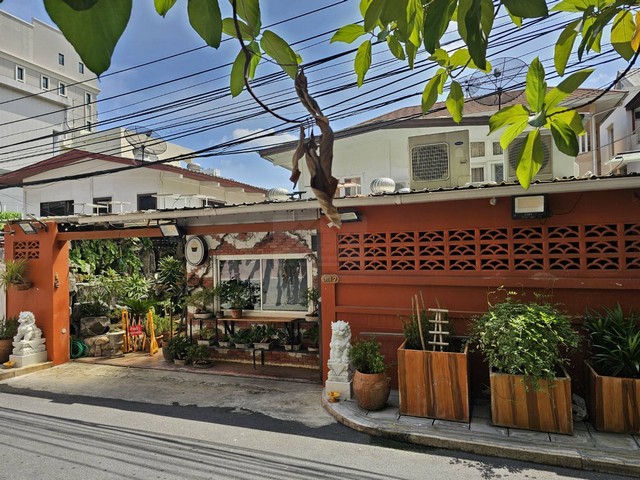 ขายที่ดินพร้อมบ้านเดี่ยว 2 ชั้น 65 ตรว. ซอยนราธิวาสราชนครินทร์ 10 ใกล้ BTS เซนต์หลุยส์