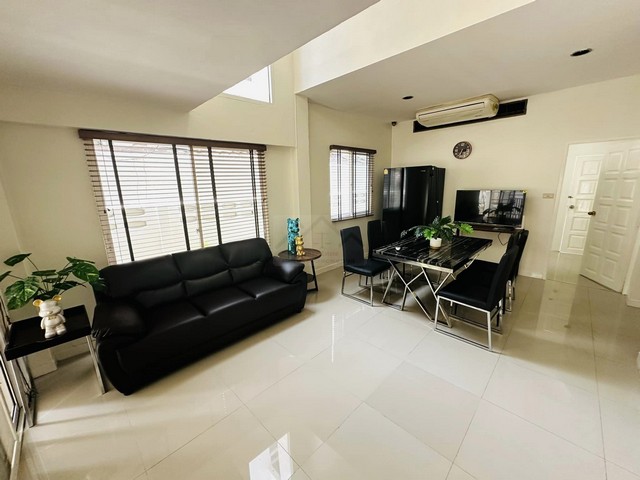 ให้เช่าบ้านเดี่ยว 4 ชั้น 5 ห้องนอน ย่านพร้อมพงษ์ ซอยสุขุมวิท 31 ปรับปรุงใหม่ ตกแต่งพร้อมเฟอร์นิเจอร์ ใกล้ BTS พร้อมพงษ์,