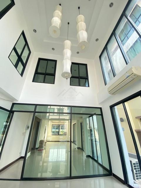 ให้เช่าโฮมออฟฟิศ 4 ชั้น 550 ตรม. โครงการรีเจ้นท์ รัชดา ย่านเหม่งจ๋าย รัชดา ใกล้เซ็นทรัลพระราม 9
