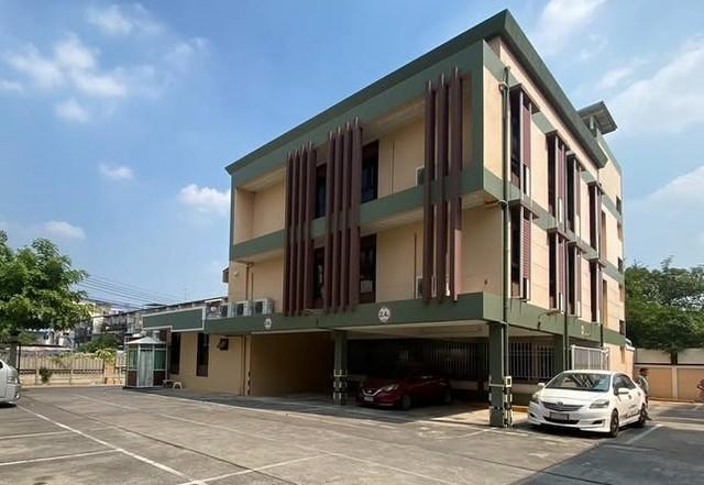 ให้เช่าอาคารสำนักงาน 3 ชั้น 728 ตรม. ถ.โกสุมร่วมใจ ซอยประชาอุทิศ 15 ใกล้สนามบินดอนเมือง