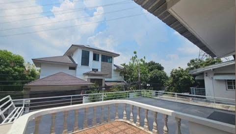 ให้เช่าบ้านเดี่ยว 2 ชั้น 77.3 ตรว. 3 ห้องนอน หมู่บ้านอยู่เจริญ 542 ประชาราษฏร์บำเพ็ญ 24 ใกล้ MRT ห้วยขวาง